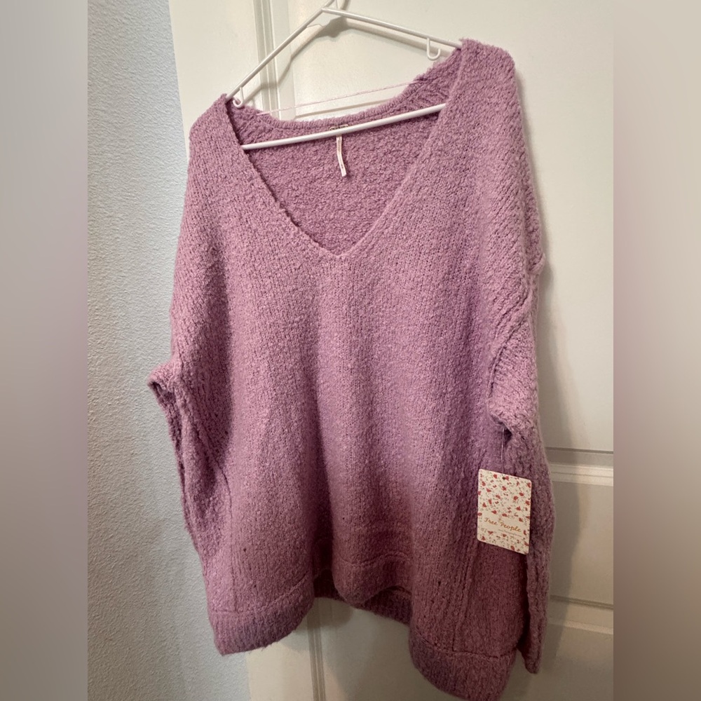 Free People Lavender V-Neck Sweater NWT - Picture 3 of 4